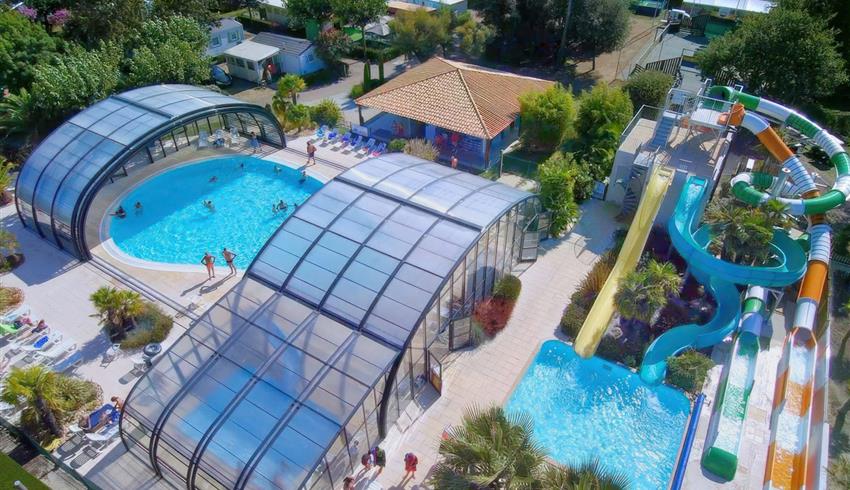 parc aquatique piscine chauffée et couverte - Camping ile d'Oléron - Camping La Boulinière 5 étoiles